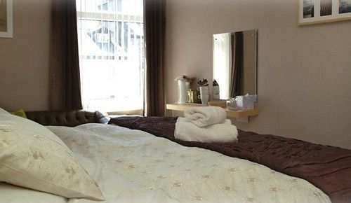 Chiltern Guest House Уитби Экстерьер фото